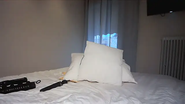 AlyssaFoxx  online show from 04-15-26, 04:30