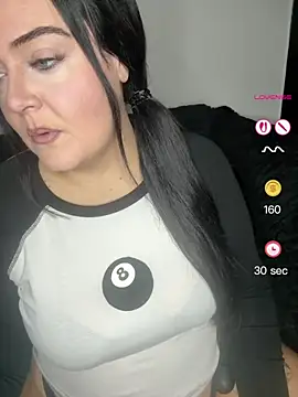 Snapshot of Miss_CurvesXXX chatting on 05-10-26, 03:06 Miss CurvesXXX online show from 05-10-26, 03:06