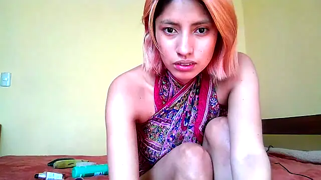 Snapshot of mindymiaw chatting on 06-26-26, 04:33 mindymiaw online show from 06-26-26, 04:33