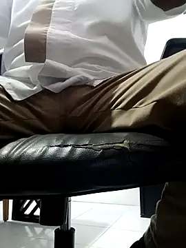 Antony-5045 online show from 04-12-26, 11:32