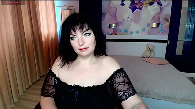 Victoria booth online show from 07-16-26, 12:00