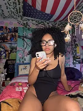 Snapshot of lifeoftt_19xx chatting on 03-11-26, 06:58 lifeoftt 19xx online show from 03-11-26, 06:58