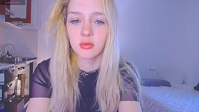 sailormoon666  online show from 04-08-26, 04:56