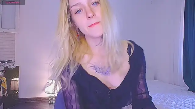 sailormoon666  online show from 04-12-26, 06:40