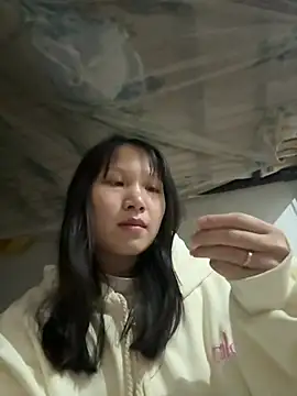 Snapshot of Charlotte-ee chatting on 01-19-26, 09:02 Charlotte-ee online show from 01-19-26, 09:02