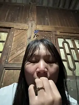 Snapshot of Charlotte-ee chatting on 03-06-26, 09:06 Charlotte-ee online show from 03-06-26, 09:06