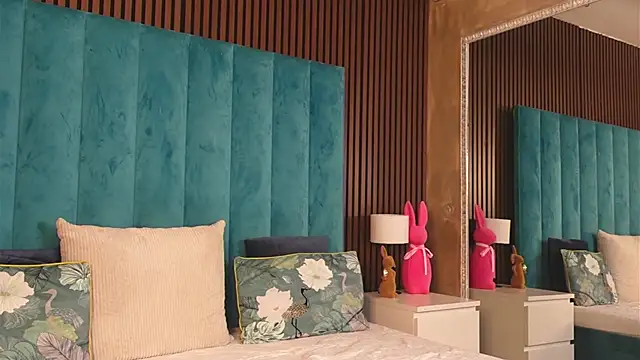 AnyaHappiness online show from 04-20-26, 05:32