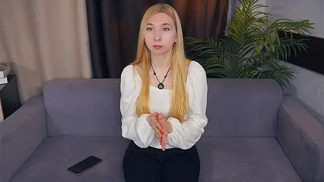 Snapshot of JacqueBeck chatting on 01-14-26, 07:25 JacqueBeck online show from 01-14-26, 07:25