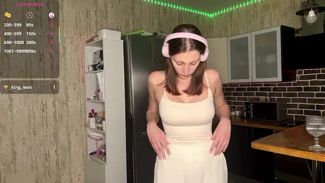 Snapshot of ChrisAmott chatting on 02-12-26, 04:02 ChrisAmott online show from 02-12-26, 04:02