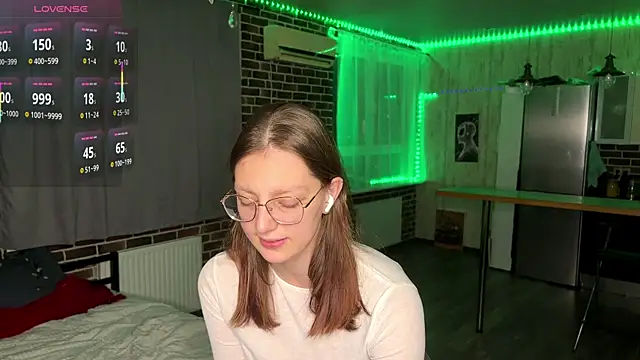 Snapshot of ChrisAmott chatting on 02-27-26, 04:07 ChrisAmott online show from 02-27-26, 04:07