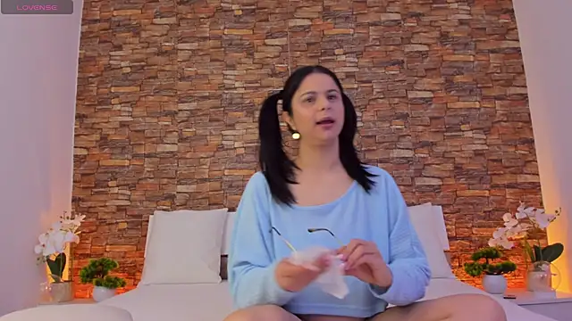 Olivia  Taylor online show from 03-30-26, 05:25