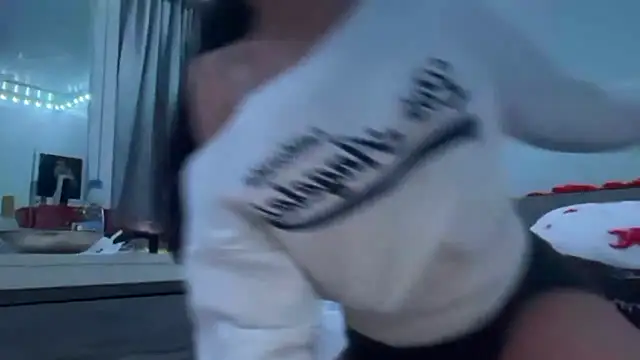 Snapshot of HeyItsSteffy chatting on 01-14-26, 01:00 HeyItsSteffy online show from 01-14-26, 01:00