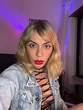 Snapshot of evaskylive chatting on 01-13-26, 02:06 evaskylive online show from 01-13-26, 02:06