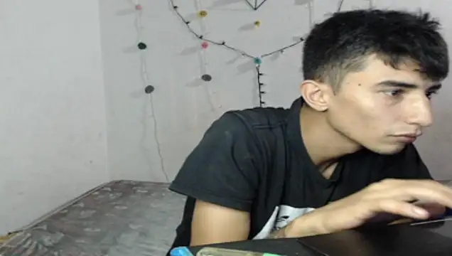 Chloe Candys online show from 04-15-26, 12:28