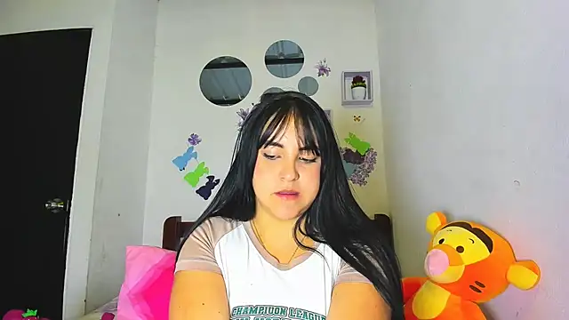 Snapshot of Penelopeflame18 chatting on 05-09-26, 02:06 Penelopeflame18 online show from 05-09-26, 02:06