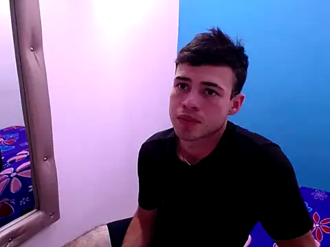 Snapshot of daniel22_cm chatting on 01-14-26, 06:35 daniel22 cm online show from 01-14-26, 06:35