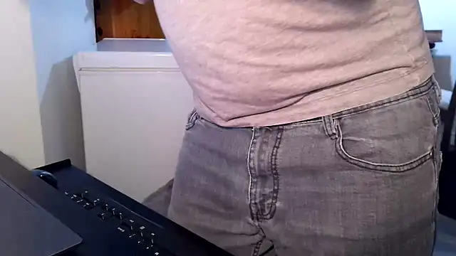 Snapshot of Greyd333 chatting on 05-24-26, 01:38 Greyd333 online show from 05-24-26, 01:38