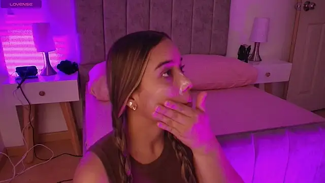 Lucy Carson  online show from 03-26-26, 12:11