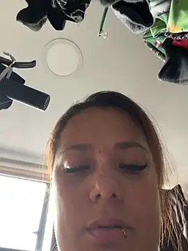 Pretty  Milf online show from 03-22-26, 10:24