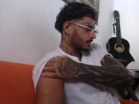 liyamjunior online show from 03-06-26, 05:42