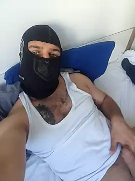 Snapshot of Mertozer01 chatting on 01-14-26, 08:31 Mertozer01 online show from 01-14-26, 08:31