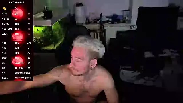 Snapshot of Rayzel_White chatting on 05-03-26, 11:44 Rayzel White online show from 05-03-26, 11:44