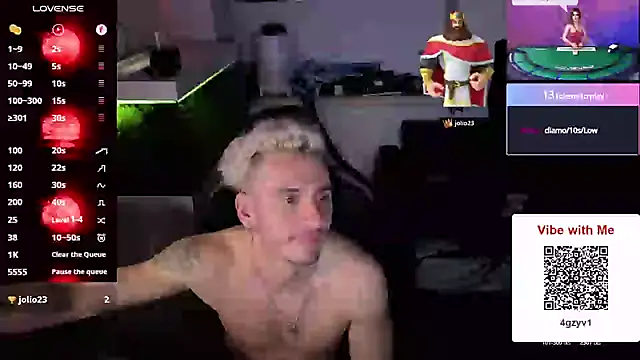 Snapshot of Rayzel_White chatting on 05-17-26, 01:03 Rayzel White online show from 05-17-26, 01:03