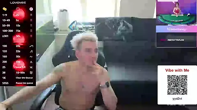 Snapshot of Rayzel_White chatting on 05-22-26, 02:01 Rayzel White online show from 05-22-26, 02:01