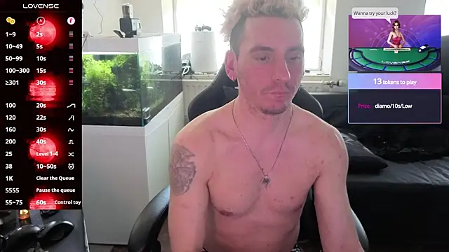 Snapshot of Rayzel_White chatting on 05-31-26, 12:45 Rayzel White online show from 05-31-26, 12:45