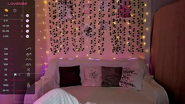 Snapshot of Lina_Blossom chatting on 01-15-26, 08:19 Lina Blossom online show from 01-15-26, 08:19