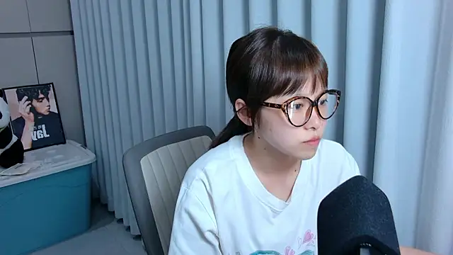 yuki-888 online show from 04-18-26, 03:16