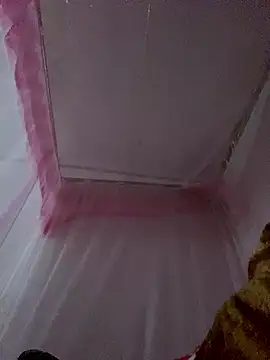 Snapshot of Kiki--2006 chatting on 01-13-26, 06:57 Kiki--2006 online show from 01-13-26, 06:57