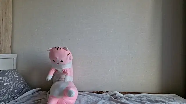MisaMew online show from 06-30-26, 04:19
