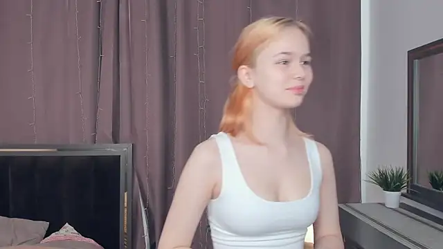 Snapshot of OwlLynn chatting on 03-14-26, 10:32 OwlLynn online show from 03-14-26, 10:32