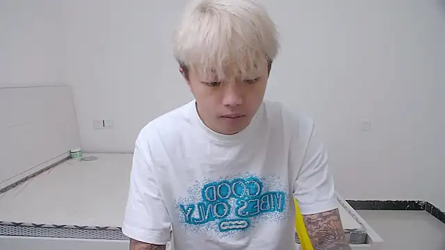 Chocolates-001 online show from 04-05-26, 10:34