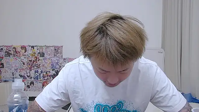 Snapshot of Chocolates-001 chatting on 05-20-26, 12:55 Chocolates-001 online show from 05-20-26, 12:55