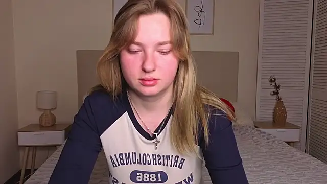 Snapshot of VladaHotxx chatting on 01-13-26, 11:10 VladaHotxx online show from 01-13-26, 11:10