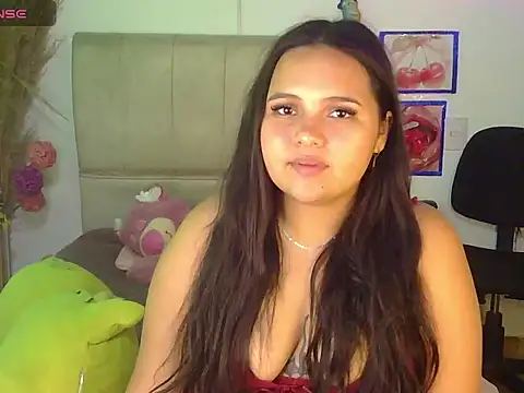 Snapshot of chloe__fox chatting on 02-17-26, 01:40 chloe fox online show from 02-17-26, 01:40