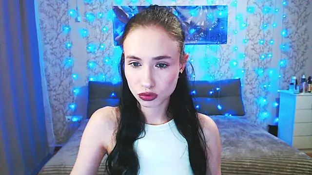 Snapshot of SnowWhite_Lissa chatting on 04-06-26, 06:53 SnowWhite Lissa online show from 04-06-26, 06:53