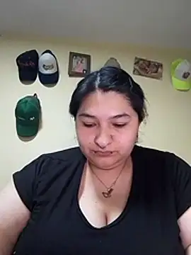 LauraHorny69 online show from 05-05-26, 07:33