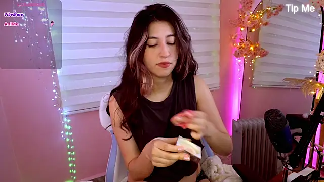 Snapshot of cutekore chatting on 05-08-26, 01:22 cutekore online show from 05-08-26, 01:22