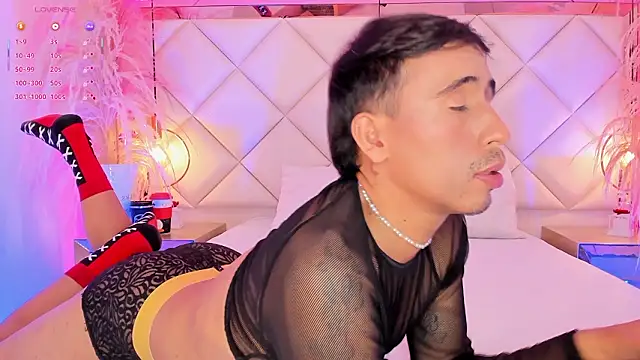 Snapshot of Mr_aronnn_ chatting on 02-21-26, 02:56 Mr aronnn online show from 02-21-26, 02:56