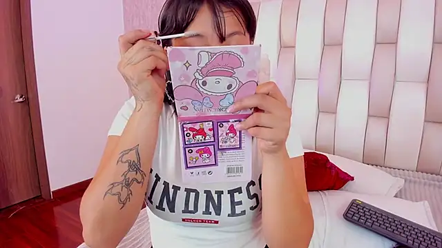 Adhara Vil online show from 02-21-26, 07:59