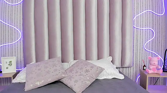 SAMMYLEWISMD online show from 04-09-26, 03:06