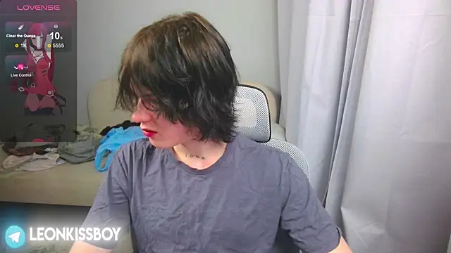 LeonBoykisser online show from 04-13-26, 09:53