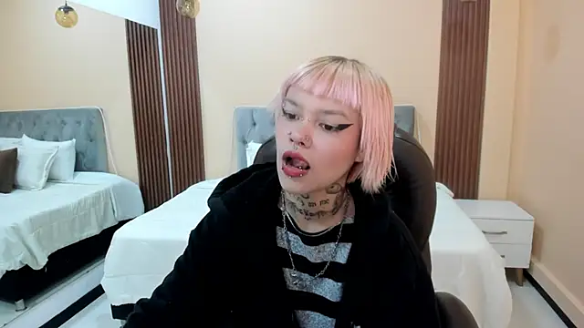 Snapshot of Bela_Craxkerr chatting on 05-15-26, 12:45 Bela Craxkerr online show from 05-15-26, 12:45
