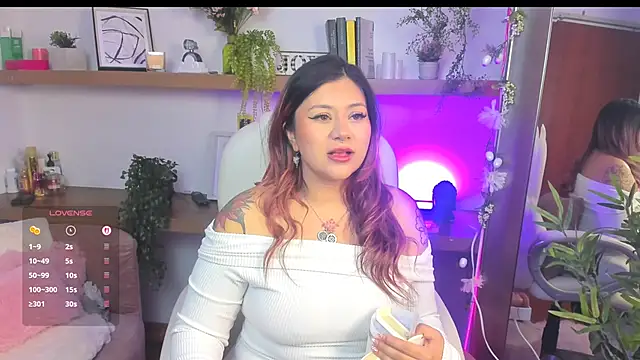 Snapshot of _Lorraine_v chatting on 04-13-26, 02:55 Lorraine v online show from 04-13-26, 02:55