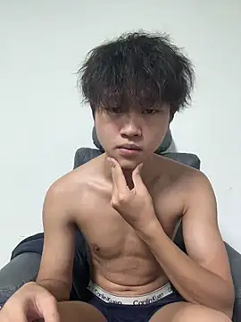 xiaohuangren01 online show from 07-01-26, 10:06