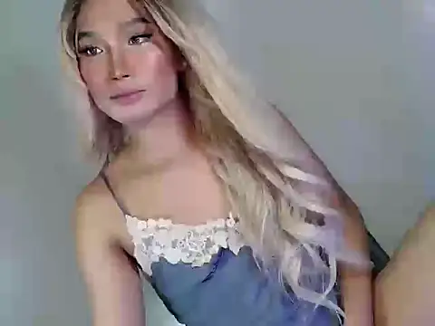 Snapshot of touch_my_body1 chatting on 06-15-26, 04:25 touch my body1 online show from 06-15-26, 04:25