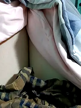 Snapshot of lylinhjim chatting on 01-15-26, 03:05 lylinhjim online show from 01-15-26, 03:05